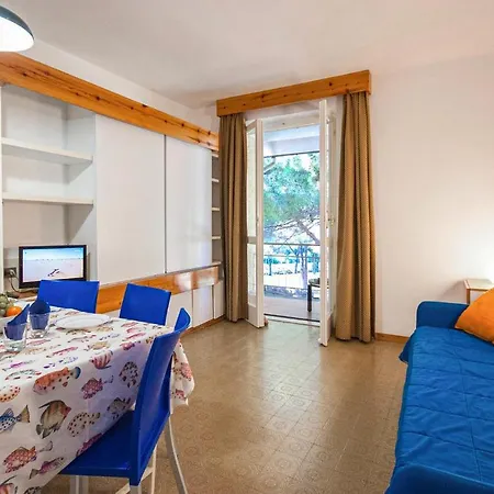 Appartamento Awesome In Li With 1 Bedrooms And Wifi Lacona
